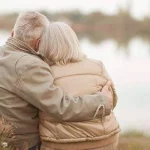 yasli-insanlarla-nasil-gecinilir-uyumlu-iliskilerin-nasil-kurulacagina-dair-ipuclari.webp.webp